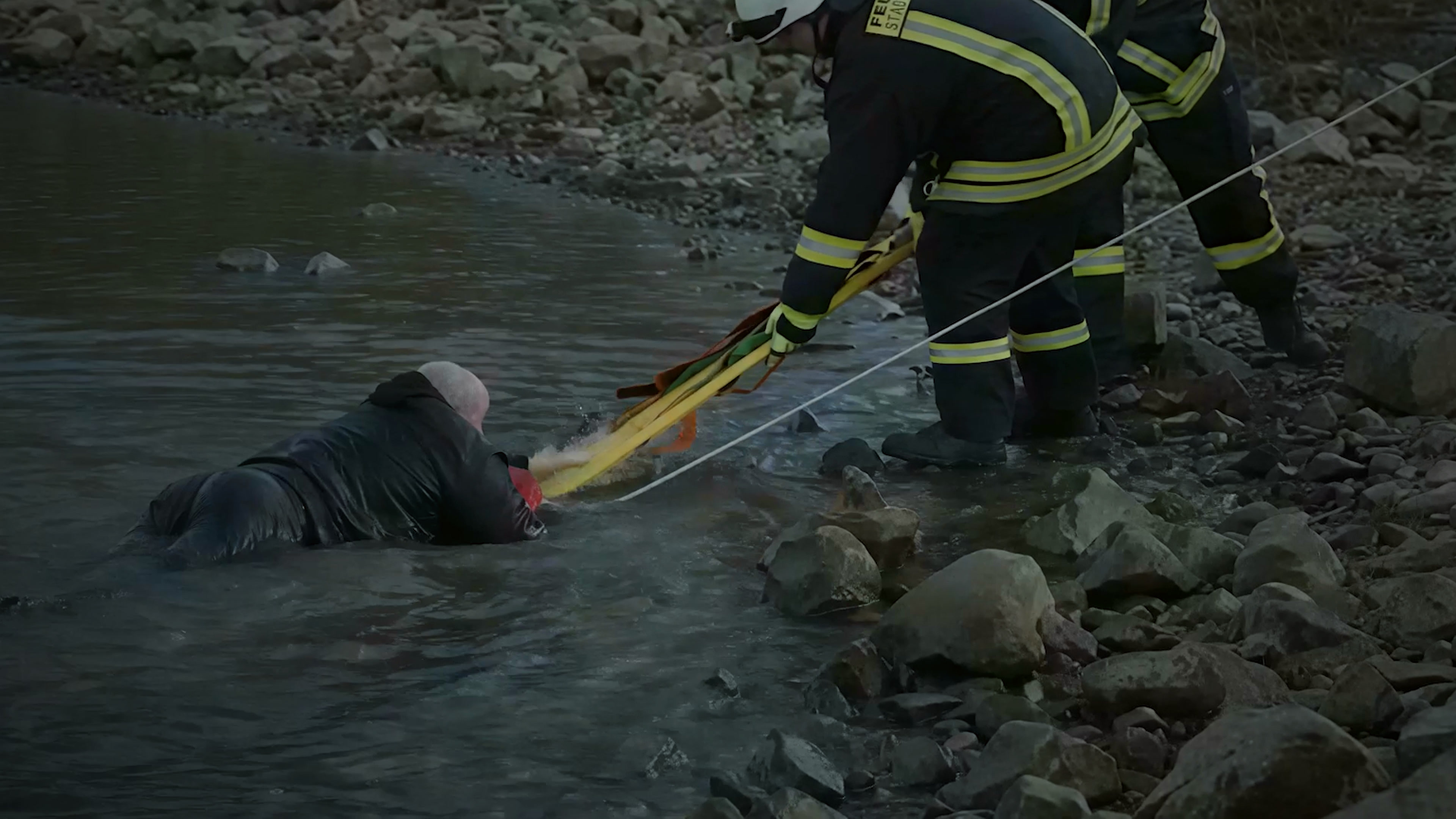 Rettung über die Zugleine ans Ufer